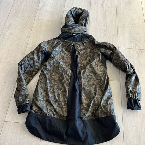 Lululemon Black Camo Print Lined Parka Jacket Full Zip Women's Size 4 - Picture 3 of 8